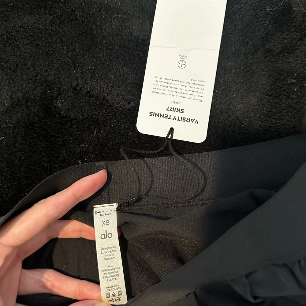 ALO Yoga Black Pleated Mini Skort Size XS - Picture 3 of 3